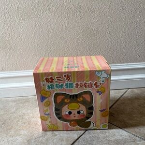 Baby three Fortune cat zipper bag blind box.